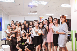 " Đến cuối con đường mới biết ai còn ở lại bên ta "