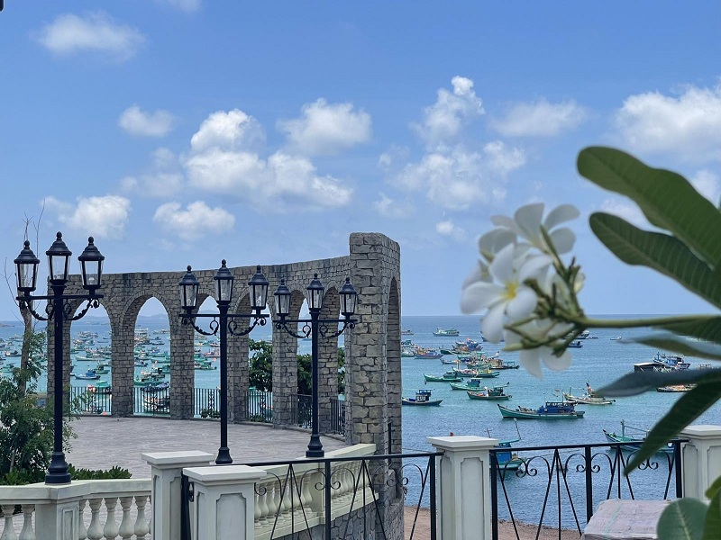 Cổng Vòm Sorrento Địa Trung Hải