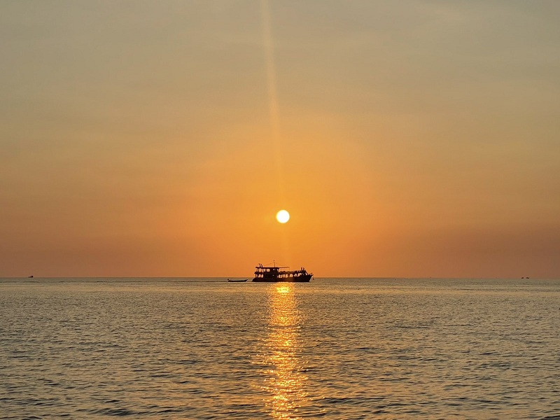 Hoàng hôn đảo thiên đường