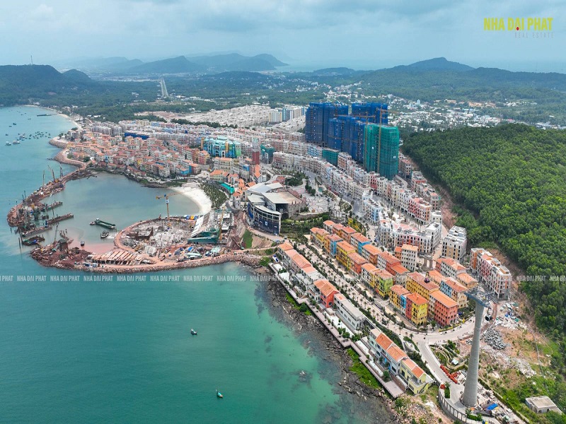 Cập nhật thị trấn Địa Trung Hải